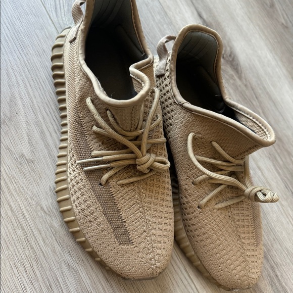Yeezy 350 v2 earth size 10 no box - Picture 1 of 4